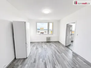 Pronájem bytu 1+1, Ústí nad Labem - Severní Terasa, Kmochova, 36 m2
