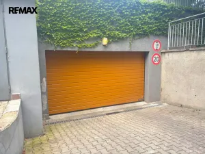 Prodej garážového stání, Praha - Troja, Vřesová, 30 m2