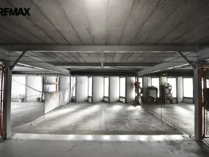 Prodej garážového stání, Hradec Králové - Nový Hradec Králové, Mrštíkova, 13 m2