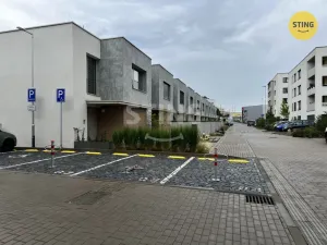 Pronájem garážového stání, Pardubice - Pardubičky, 18 m2