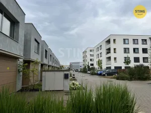 Pronájem garážového stání, Pardubice - Pardubičky, 18 m2