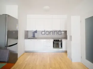 Pronájem bytu 2+kk, Praha, Pod stolovou horou, 57 m2
