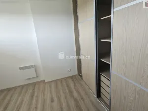 Pronájem bytu 2+kk, Praha - Holešovice, Osadní, 46 m2