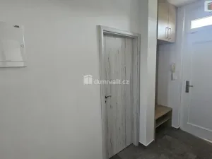 Pronájem bytu 2+kk, Praha - Holešovice, Osadní, 46 m2