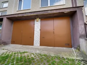 Prodej obchodního prostoru, Praha - Černý Most, Šromova, 76 m2