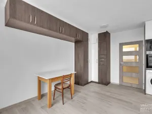 Pronájem bytu 2+kk, Hradec Králové, Veverkova, 36 m2