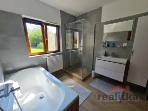 Prodej rodinného domu, Opava - Zlatníky, 6. května, 161 m2