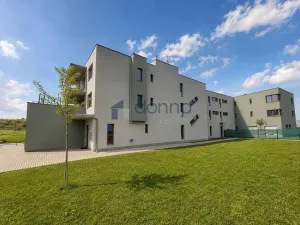 Pronájem bytu 2+kk, Praha, U Hostavického potoka, 56 m2