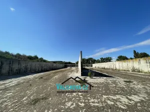 Prodej zemědělského objektu, Uhřice, 3167 m2