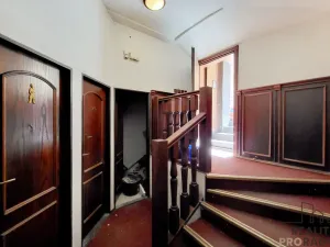 Pronájem obchodního prostoru, Praha, Petřínská, 135 m2