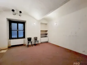 Pronájem obchodního prostoru, Praha, Petřínská, 135 m2