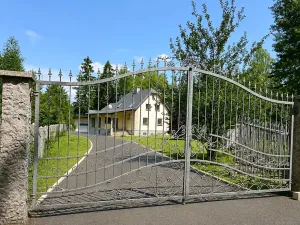 Prodej rodinného domu, Plesná, Sokolská, 200 m2