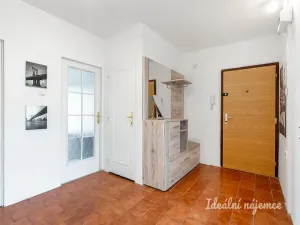 Pronájem bytu 3+1, Praha - Kobylisy, Chotovická, 71 m2