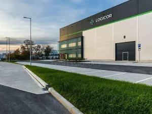 Pronájem skladu, Praha - Hostivař, K pérovně, 4222 m2