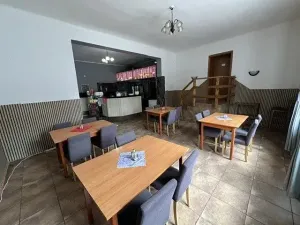 Prodej restaurace, Koryčany, 1332 m2