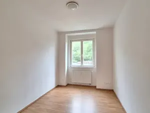 Pronájem bytu 2+1, Praha - Smíchov, Podbělohorská, 42 m2