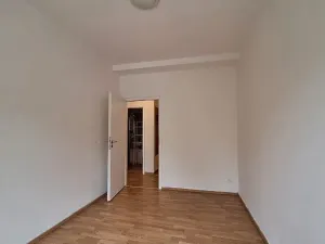 Pronájem bytu 2+1, Praha - Smíchov, Podbělohorská, 42 m2
