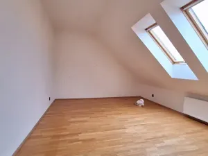 Pronájem bytu 1+1, Praha - Žižkov, Roháčova, 60 m2