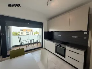 Pronájem bytu 2+kk, Praha - Bohnice, Pekařova, 34 m2