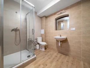 Pronájem obchodního prostoru, Plzeň, Dvorní, 127 m2