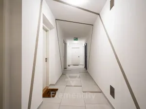 Pronájem bytu 2+kk, Hradec Králové, Pálenecká, 60 m2