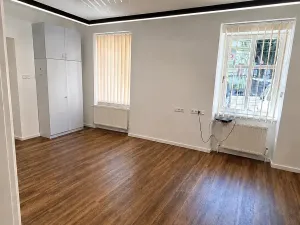 Pronájem kanceláře, Praha - Hlubočepy, Na Zlíchově, 37 m2