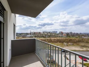 Pronájem bytu 1+kk, Praha - Hloubětín, Za černým mostem, 35 m2