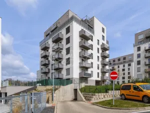 Pronájem bytu 1+kk, Praha - Hloubětín, Za černým mostem, 35 m2