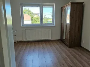 Pronájem vícegeneračního domu, Velká Polom, 100 m2