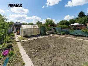 Prodej zahrady, Rybitví, 260 m2