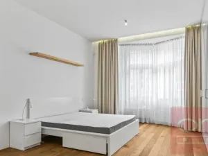 Pronájem bytu 3+kk, Praha - Vinohrady, Laubova, 109 m2