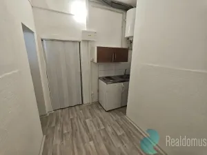 Pronájem bytu 1+kk, Kaplice, Omlenická, 18 m2