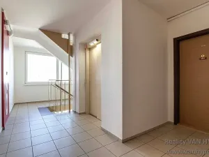 Prodej bytu 3+1, Praha - Chodov, Dědinova, 85 m2