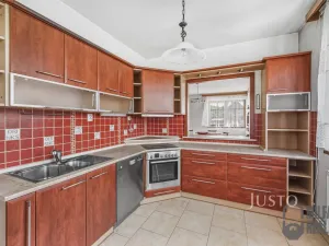 Prodej rodinného domu, Charvatce, 250 m2