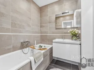 Prodej bytu 3+kk, Liberec, Podzimní, 67 m2