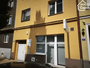 Pronájem obchodního prostoru, Ostrava - Mariánské Hory, Korunní, 20 m2