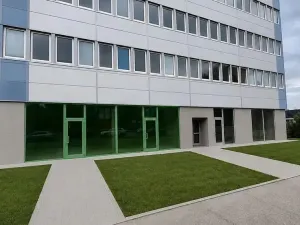 Pronájem obchodního prostoru, Praha - Strašnice, V olšinách, 154 m2