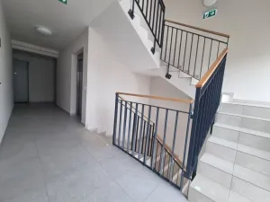 Pronájem bytu 1+kk, Hradec Králové - Nový Hradec Králové, Průběžná, 41 m2