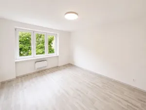 Pronájem bytu 2+1, Karlovy Vary - Stará Role, Závodu míru, 65 m2