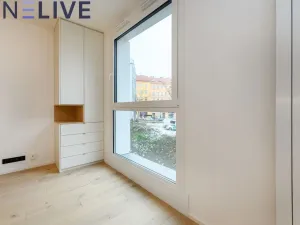 Pronájem bytu 1+kk, Praha, Krymská, 36 m2