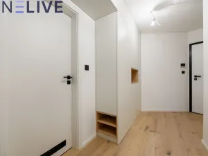 Pronájem bytu 1+kk, Praha, Krymská, 36 m2
