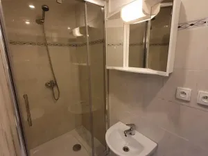 Pronájem bytu 1+kk, Hradec Králové - Nový Hradec Králové, Brožíkova, 22 m2