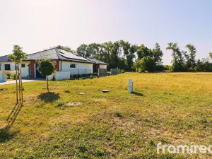 Prodej pozemku pro bydlení, Cvrčovice, 726 m2