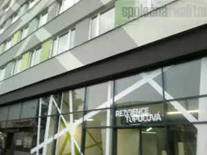 Pronájem bytu 1+kk, Praha - Záběhlice, Topolová, 40 m2