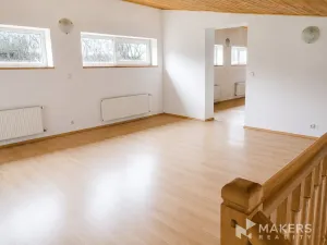 Pronájem atypického bytu, Tuchoměřice, V Kněžívce, 160 m2