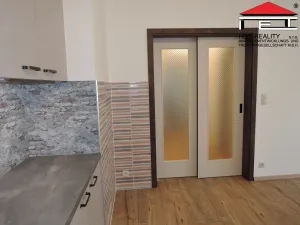 Pronájem bytu 3+kk, Praha - Vysočany, Kabešova, 82 m2