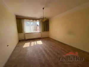 Prodej bytu 3+1, Opava - Předměstí, třída Spojenců, 74 m2