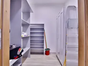 Pronájem bytu 3+1, Praha - Bubeneč, Bubenečská, 116 m2