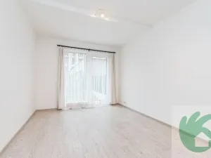 Pronájem bytu 1+kk, Praha - Strašnice, Počernická, 26 m2