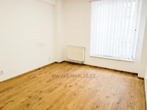 Pronájem kanceláře, Praha - Žižkov, Chelčického, 117 m2